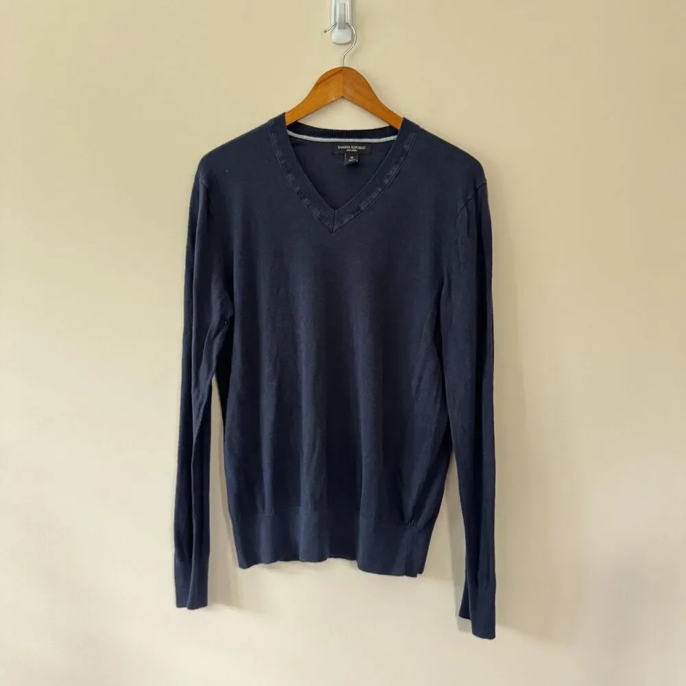 Banana Republic Men's Navy Blue Silk Linen V-Neck Sweater Medium